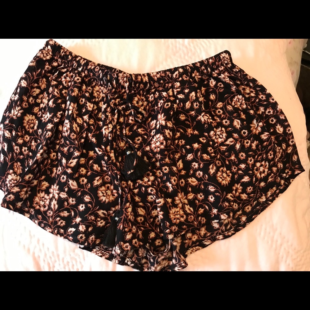 Pull on tie shorts xs